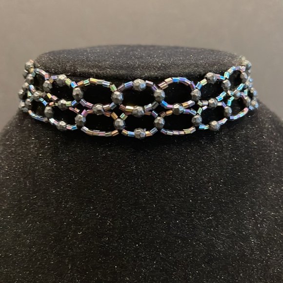Jewelry - Iridescent Black Choker